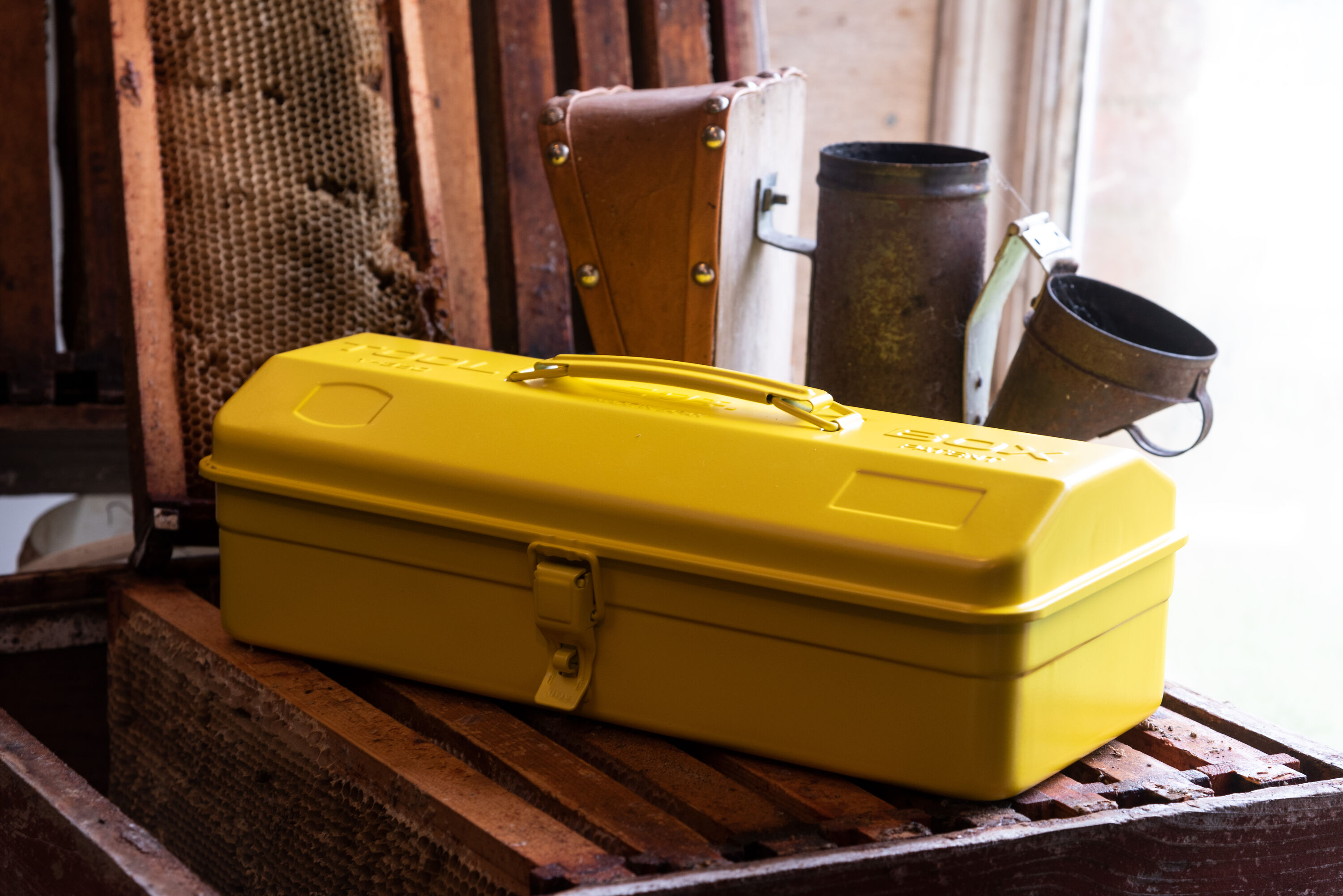Niwaki Y Type Tool Box • Yellow (lifestyle)